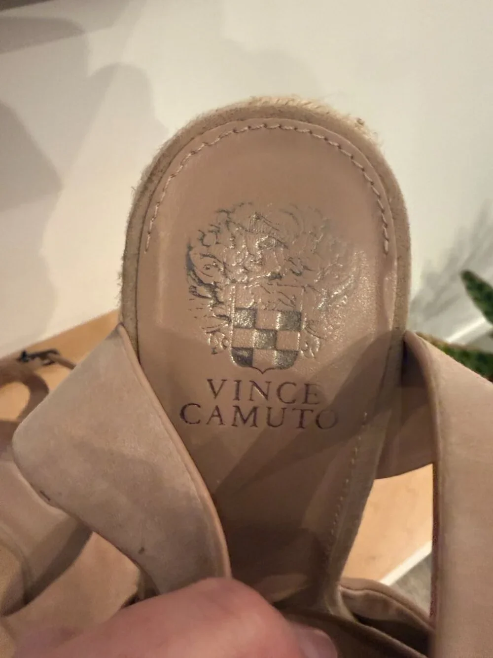 BEIGE VINCE CAMUTO ESPADRILLE WEDGES